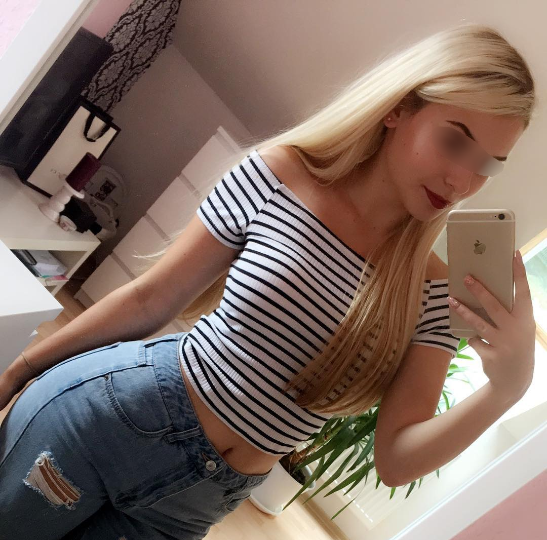 Hottes blonde but not naked