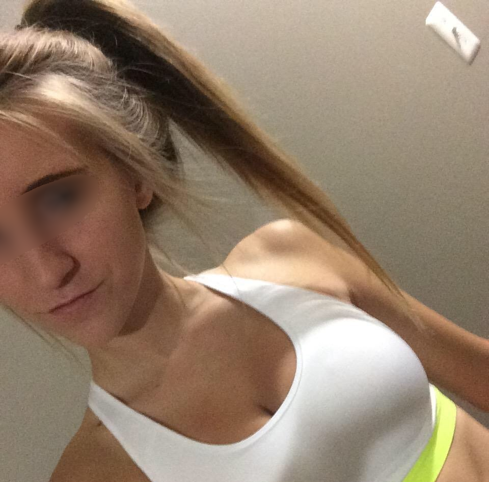 Perfect blonde webslut get exposed