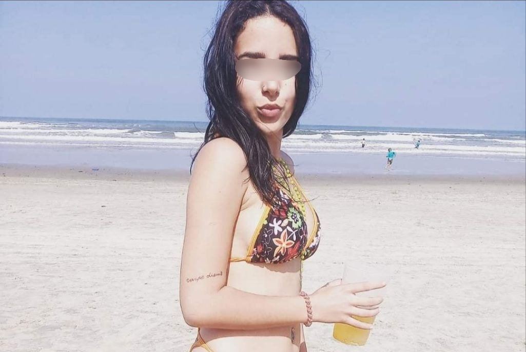 Cuckold share his wife with a friend