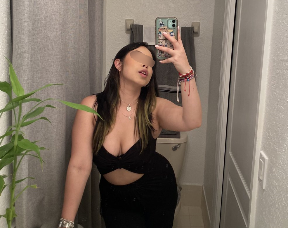 Look what slut she is