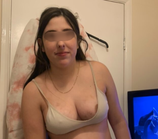 Slutty girlfriend get exposed